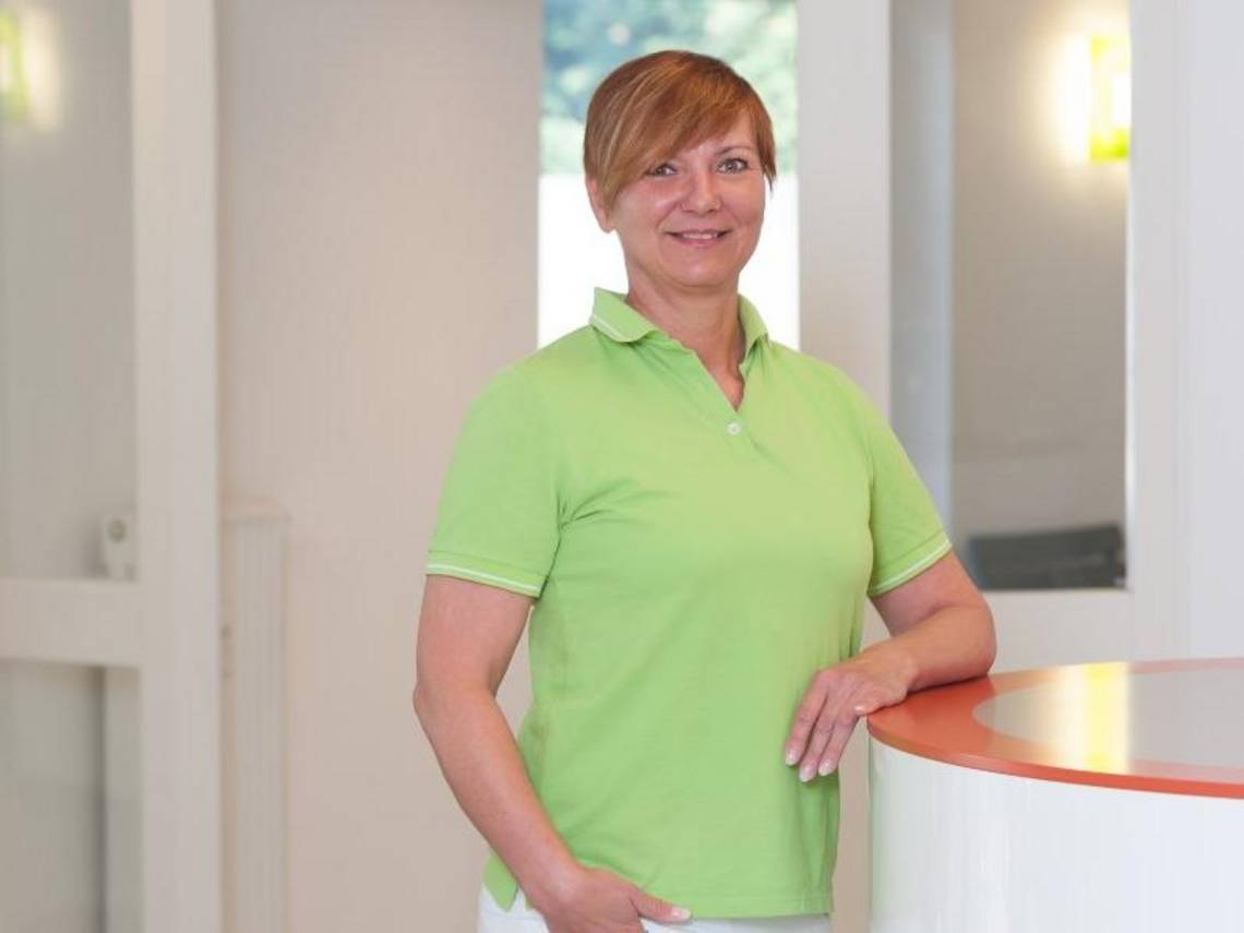 Jacqueline Henkel - Verwaltung